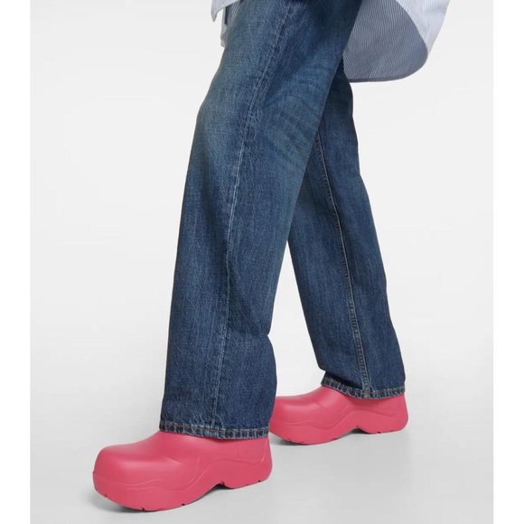 Bottega Veneta Puddle Boots in Lollipop Pink from FW 2020 - Picture 5 of 7